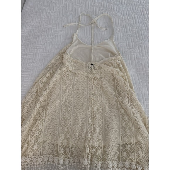 Anna Sui O'Neill Cream Crochet Lace Halter Dress Fringe Hem Sz M CUTE Beach - Picture 2 of 7